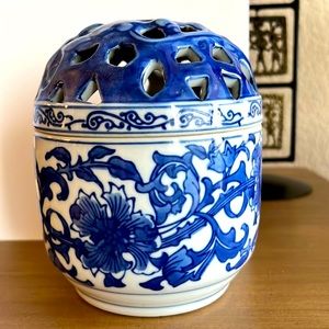 EUC MIZENSIR Porcelain Floral Candle (3wick)